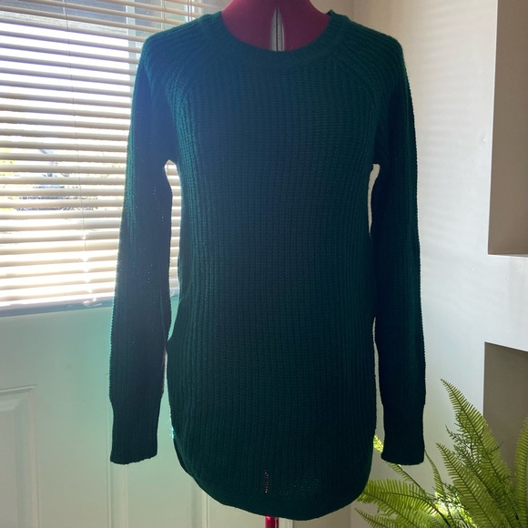 Revamped women green long sleeves, high low side zip hem sweater. Size XS. Used. - Picture 8 of 11